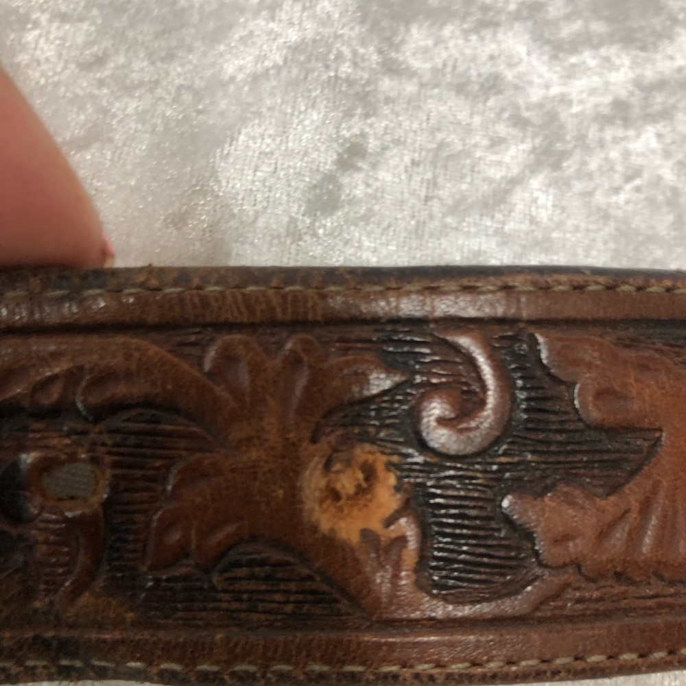 Justin Tooled Belt Outdoorsman Western Cowhide Leather Embossed Hunting Fishing - Picture 12 of 15